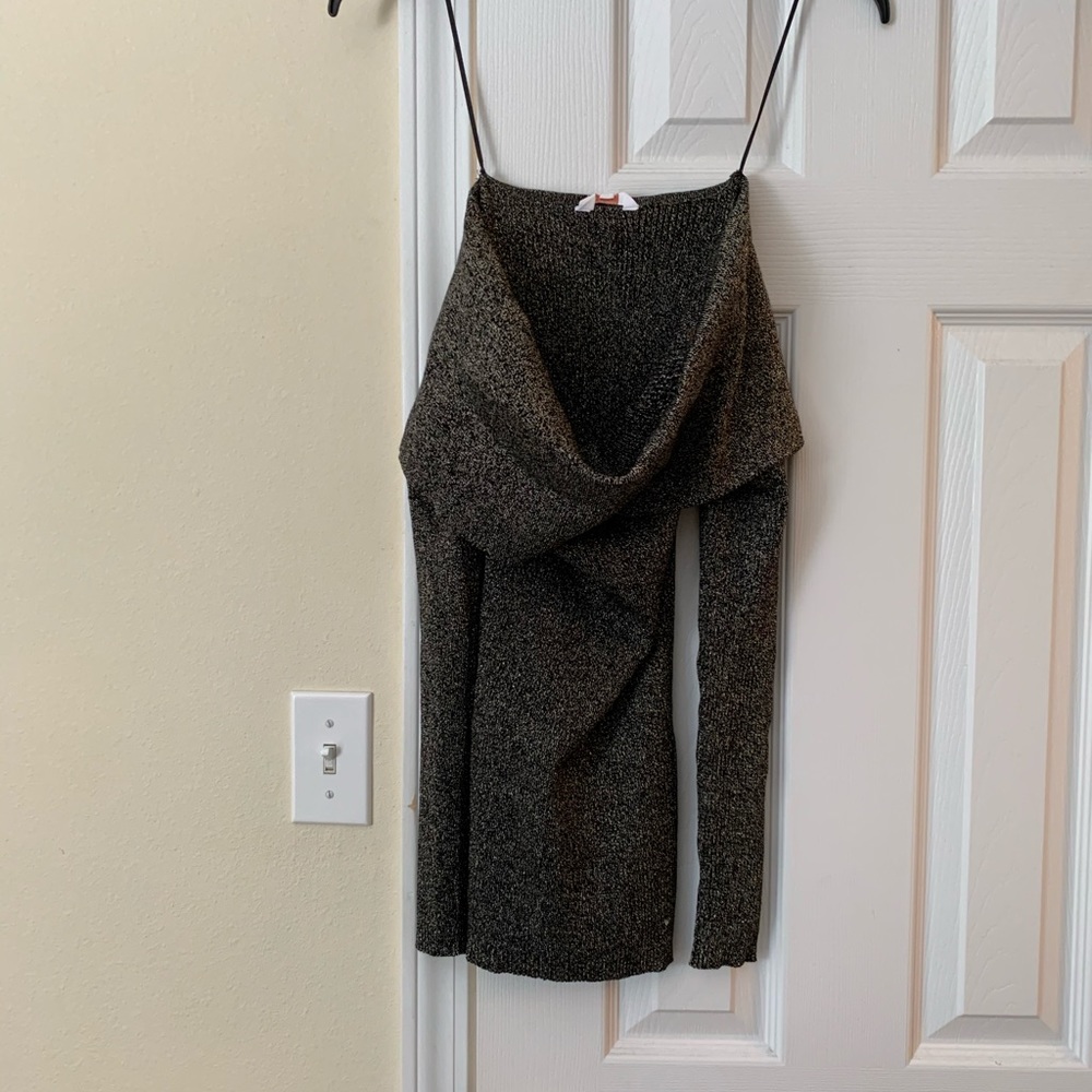 Off-shoulder too